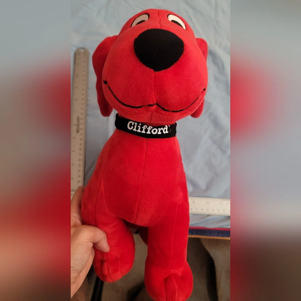 Clifford The Big Red Dog Stuffed Animal Plush stuffie